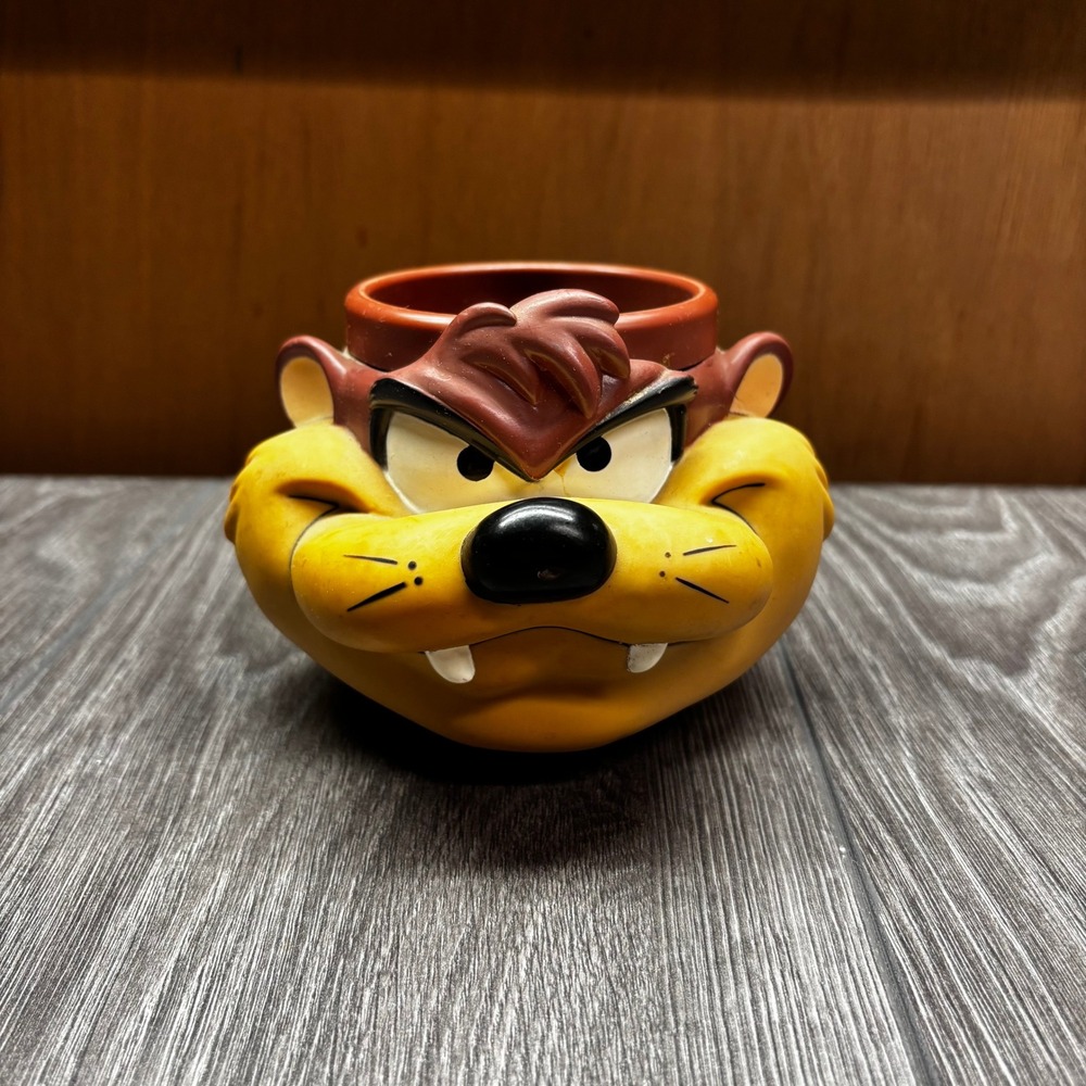 Vintage 1992 Looney Tunes Taz Tasmanian Devil 3D Plastic Mug Warner Bros 1990s